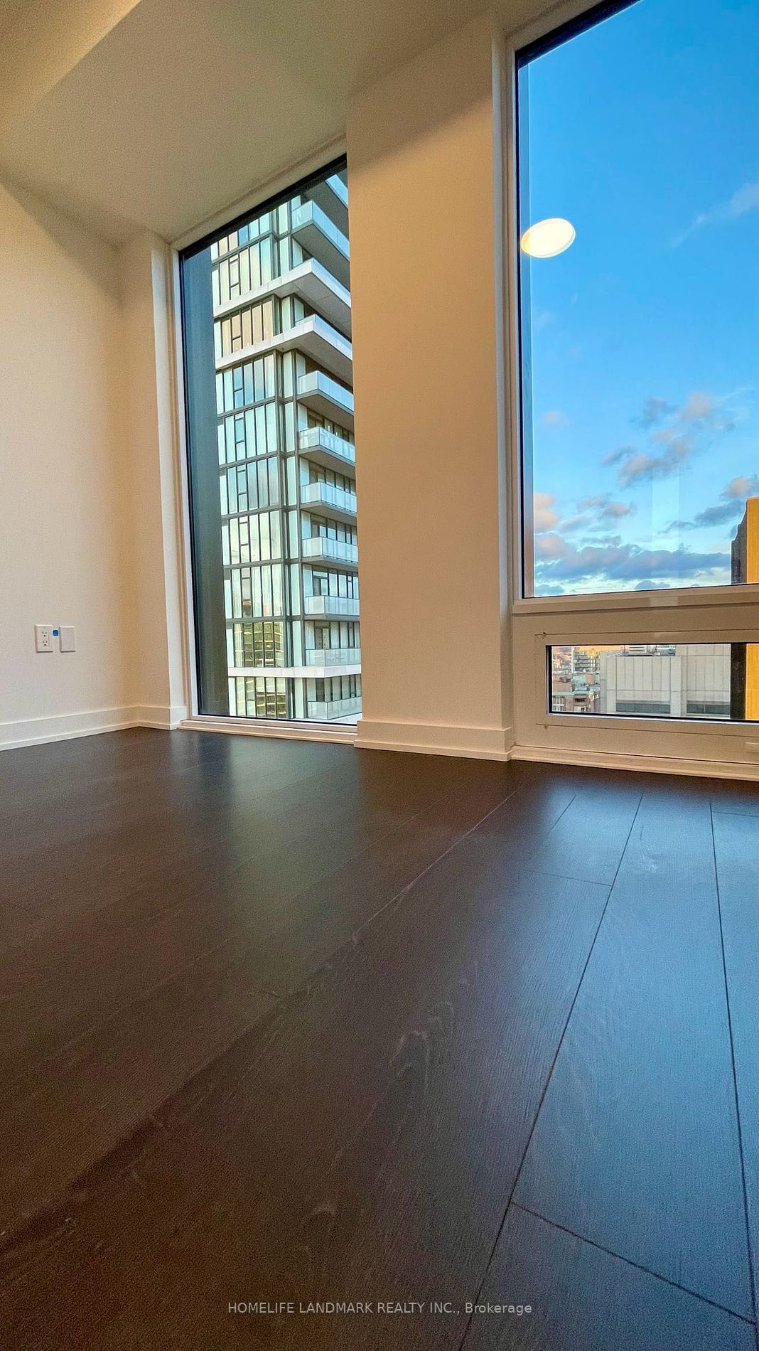 238 Simcoe St, unit 3104 for rent