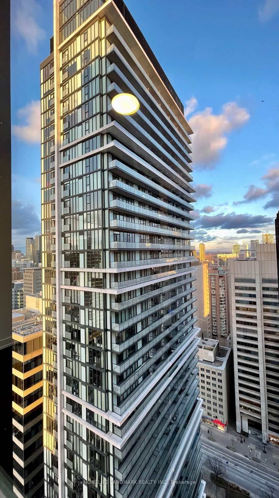 238 Simcoe St, unit 3104 for rent