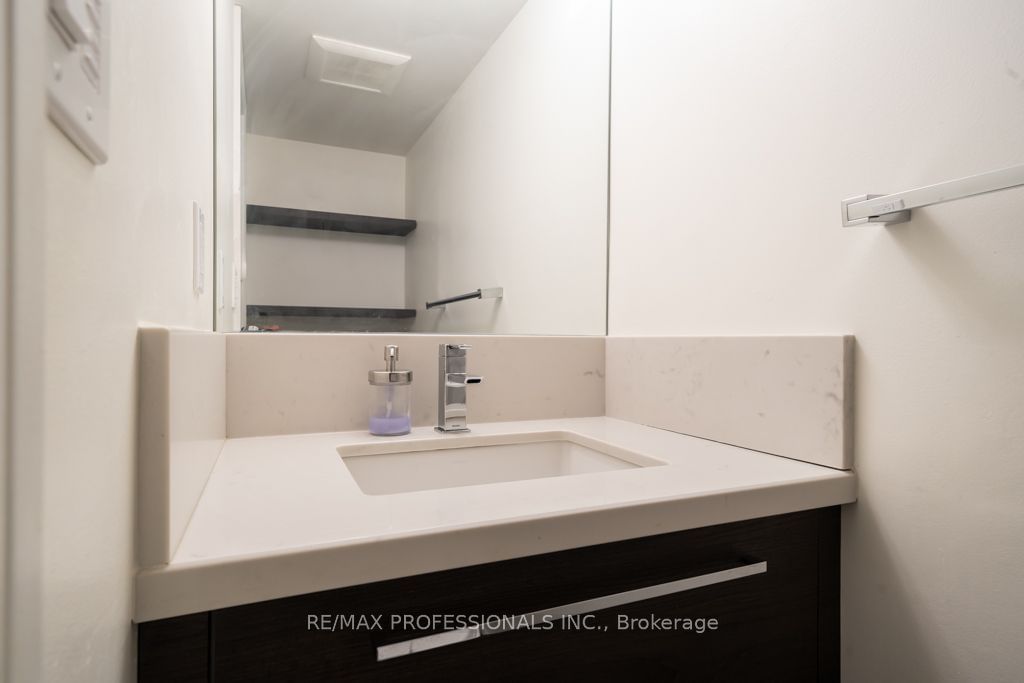 15 Sudbury St, unit 1504 for rent