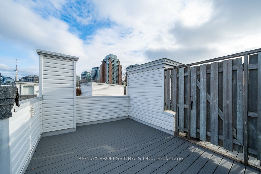 15 Sudbury St, unit 1504 for rent