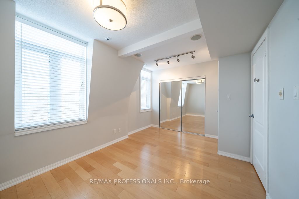 15 Sudbury St, unit 1504 for rent