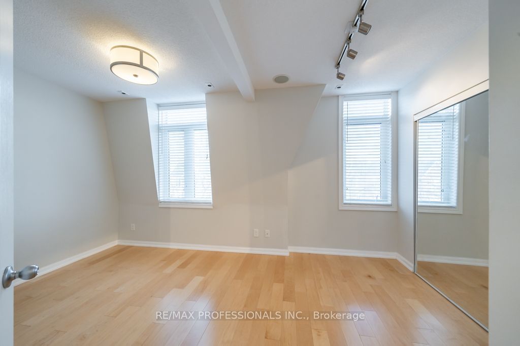 15 Sudbury St, unit 1504 for rent