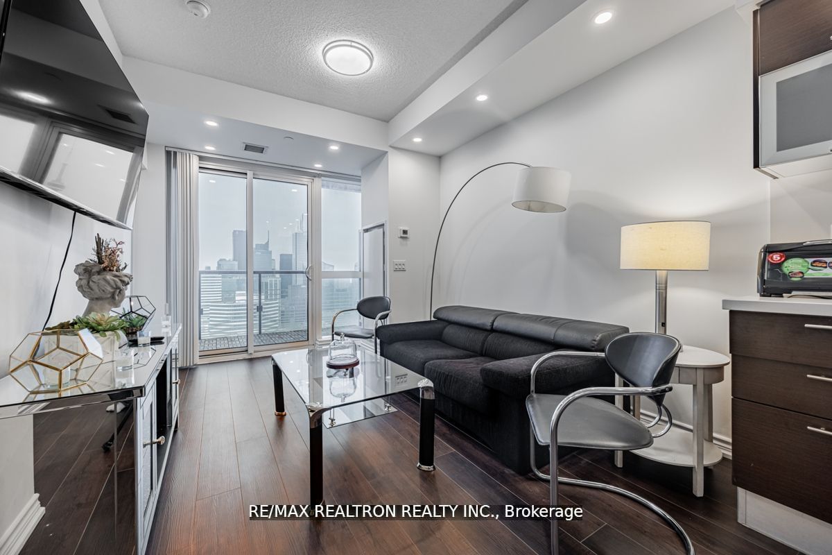 386 Yonge St, unit 4508 for sale