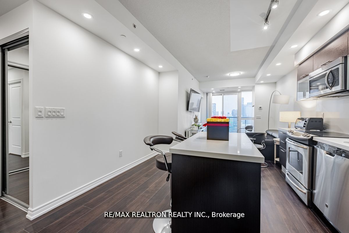 386 Yonge St, unit 4508 for sale