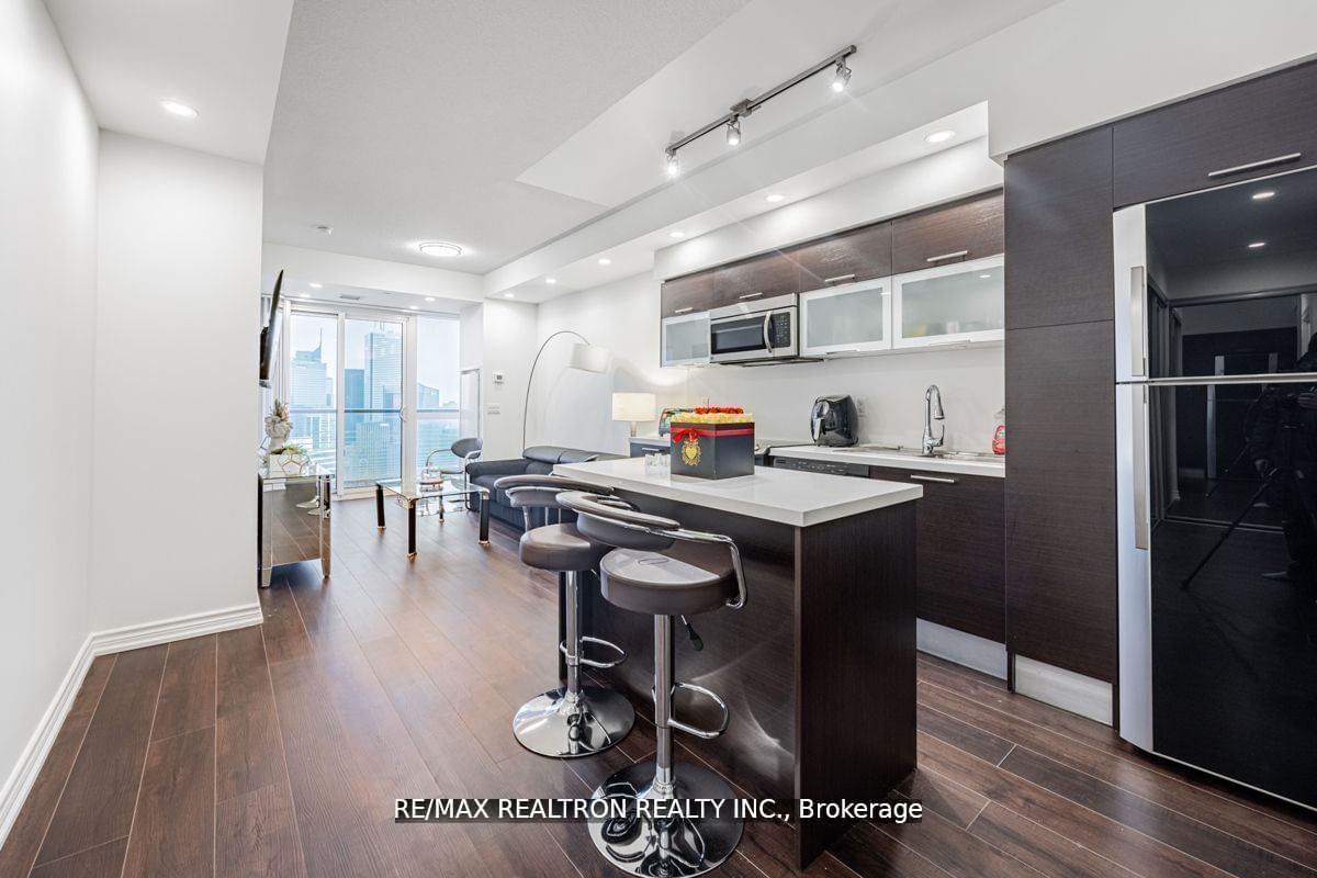 386 Yonge St, unit 4508 for rent