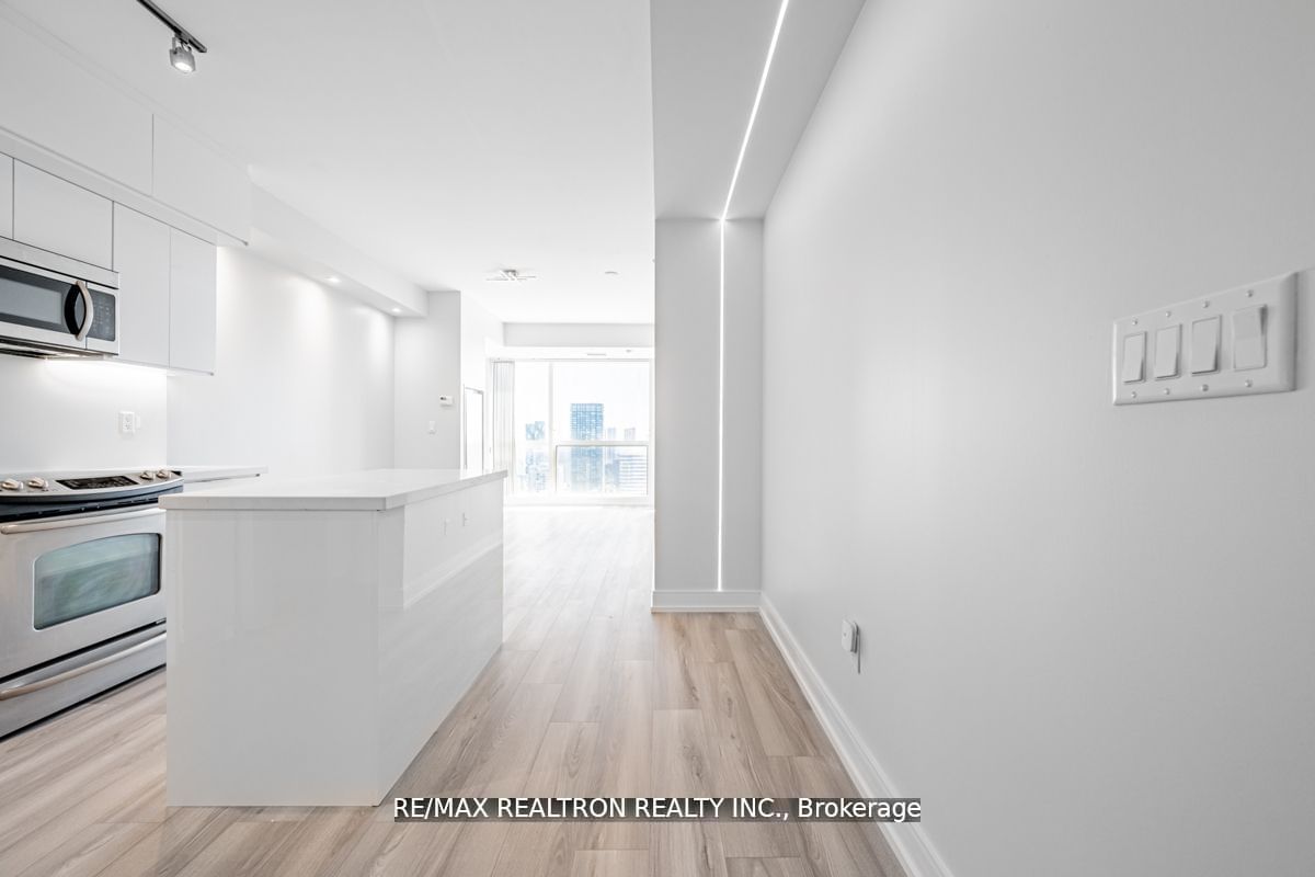 386 Yonge St, unit 4909 for rent