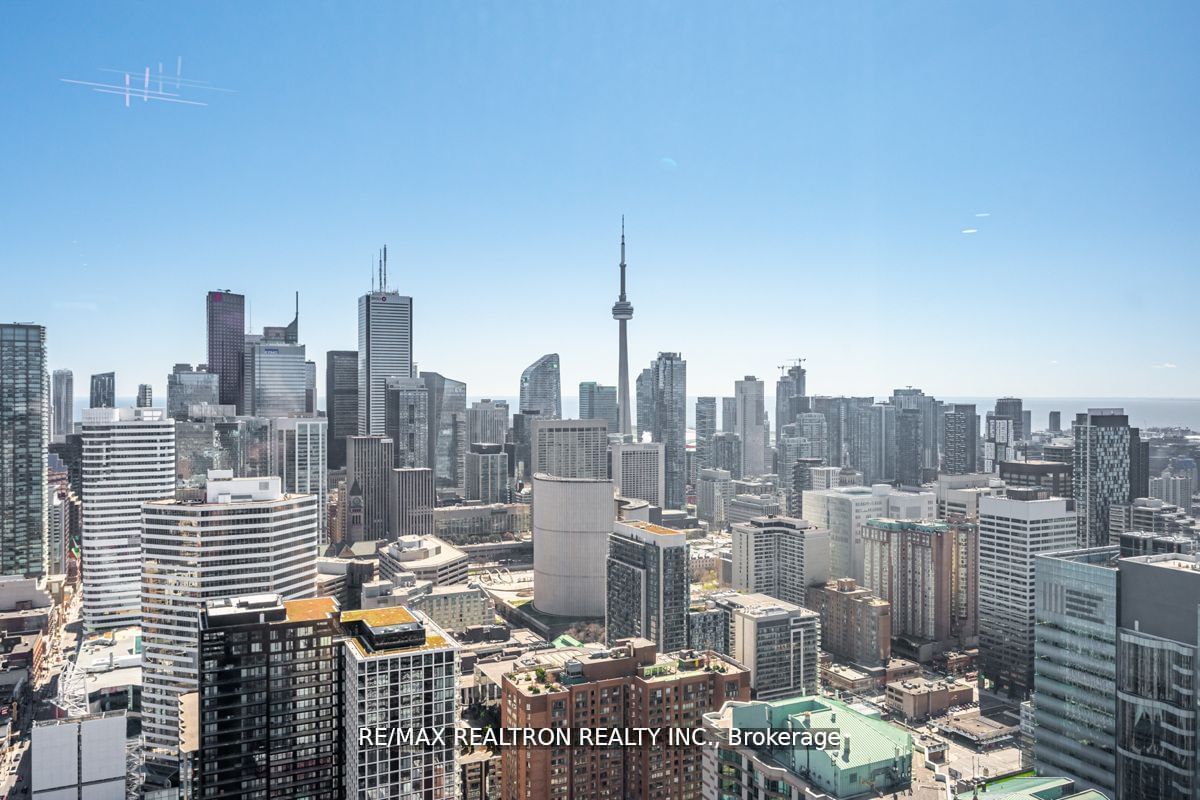 386 Yonge St, unit 4909 for rent