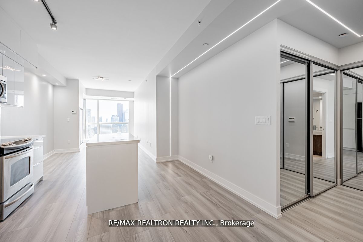 386 Yonge St, unit 4909 for rent