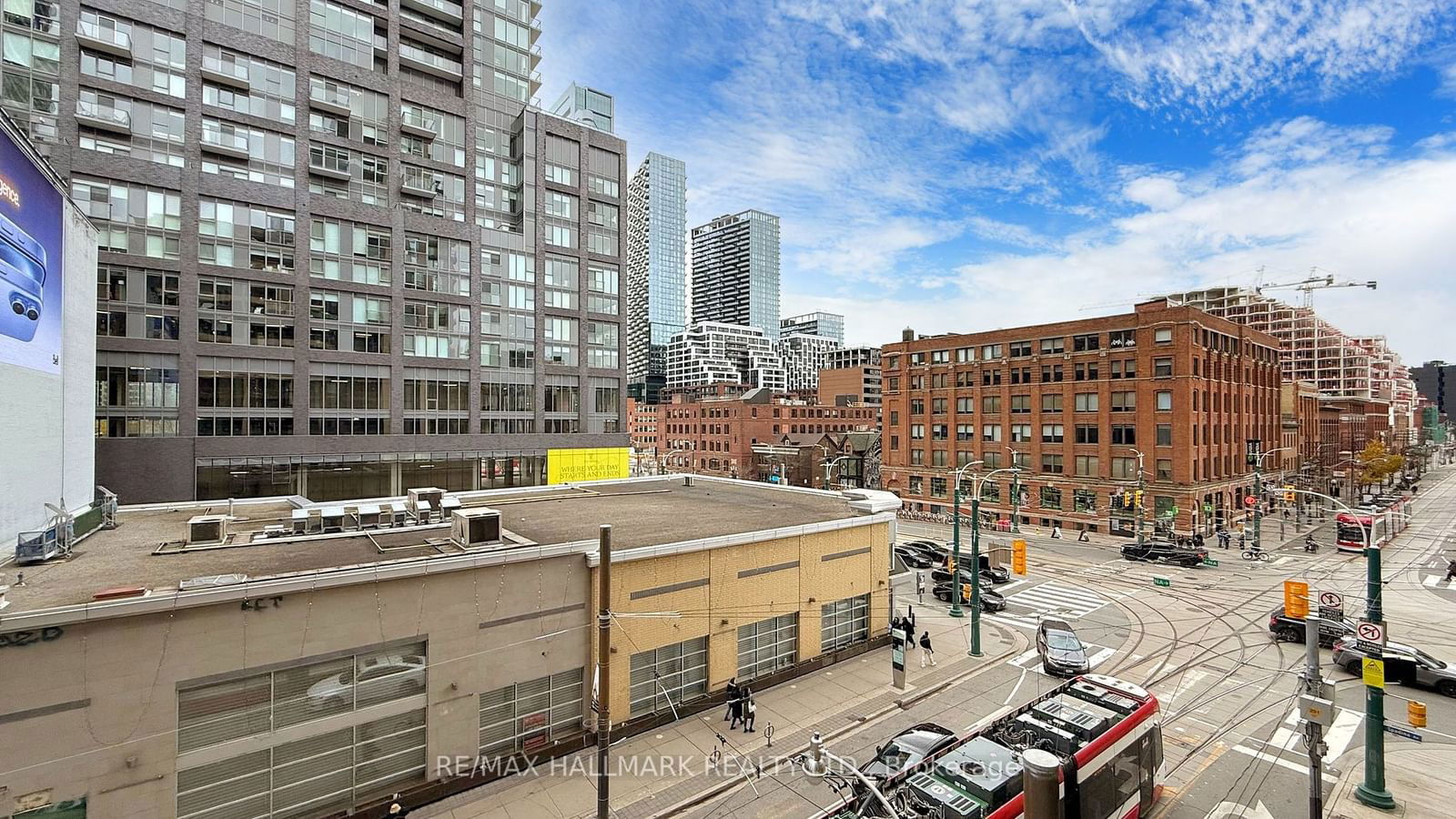 438 King St W, unit 414 for sale