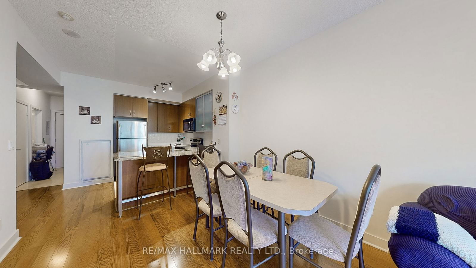 438 King St W, unit 414 for sale