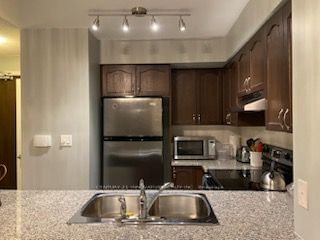 35 Hollywood Ave, unit 916 for rent