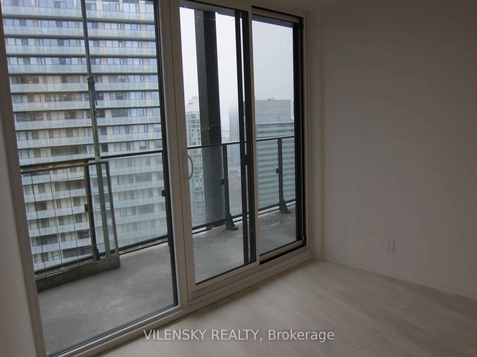 125 Peter St, unit 3311 for rent