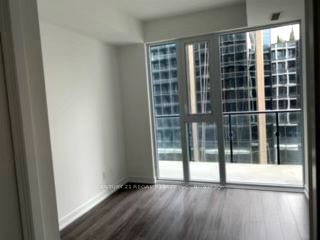 20 Edward St, unit 710 for rent