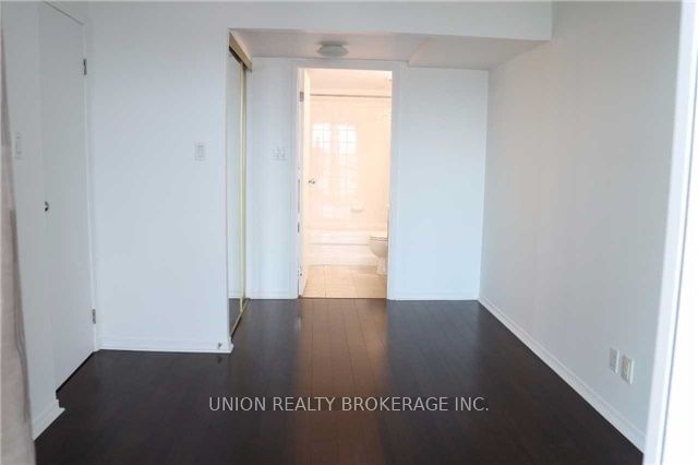 650 Queens Quay W, unit 1810 for rent