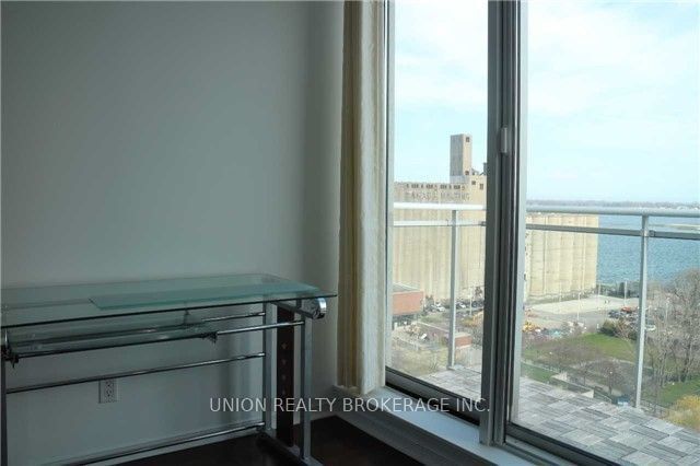 650 Queens Quay W, unit 1810 for rent