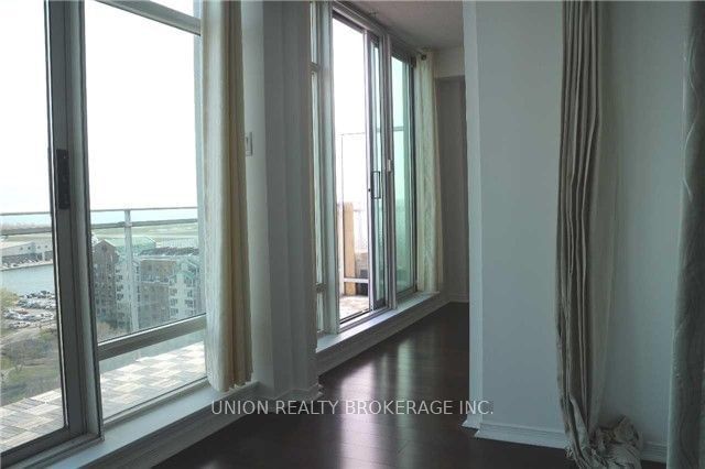 650 Queens Quay W, unit 1810 for rent