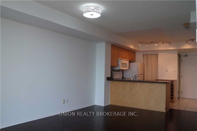 650 Queens Quay W, unit 1810 for rent