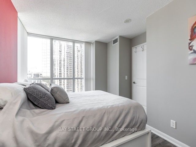 4978 Yonge St, unit 2015 for rent