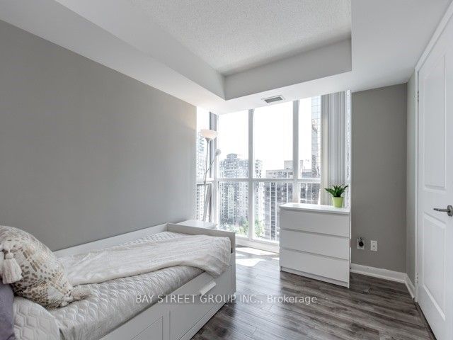 4978 Yonge St, unit 2015 for rent