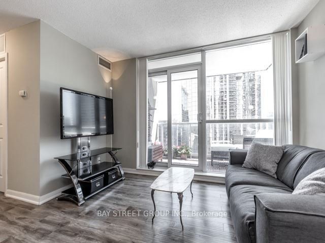 4978 Yonge St, unit 2015 for rent