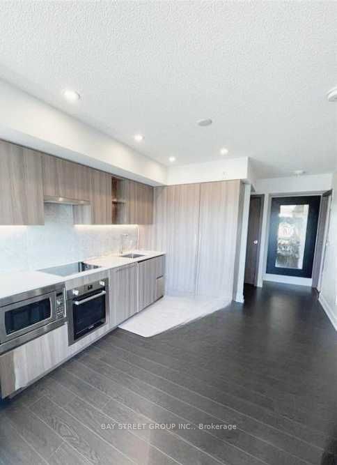 17 Bathurst St, unit 901 for rent