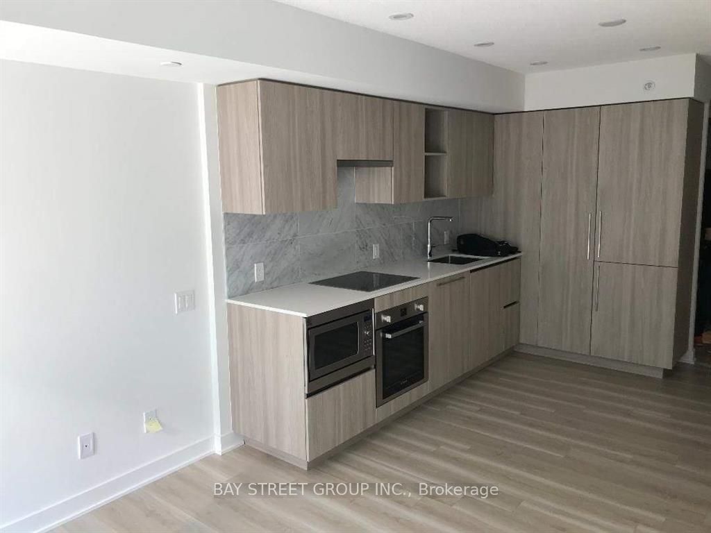 17 Bathurst St, unit 901 for rent