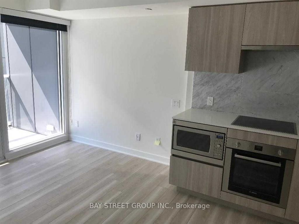 17 Bathurst St, unit 901 for rent