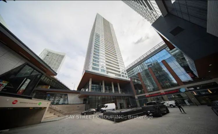 17 Bathurst St, unit 901 for rent