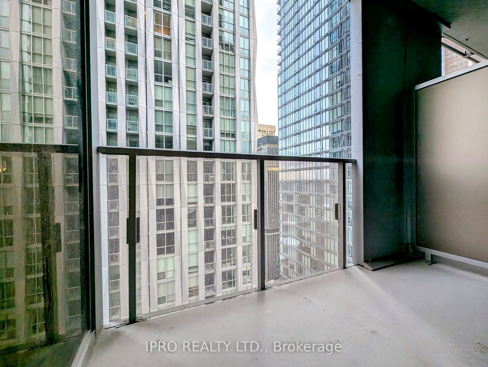 11 Yorkville Ave, unit 1707 for rent