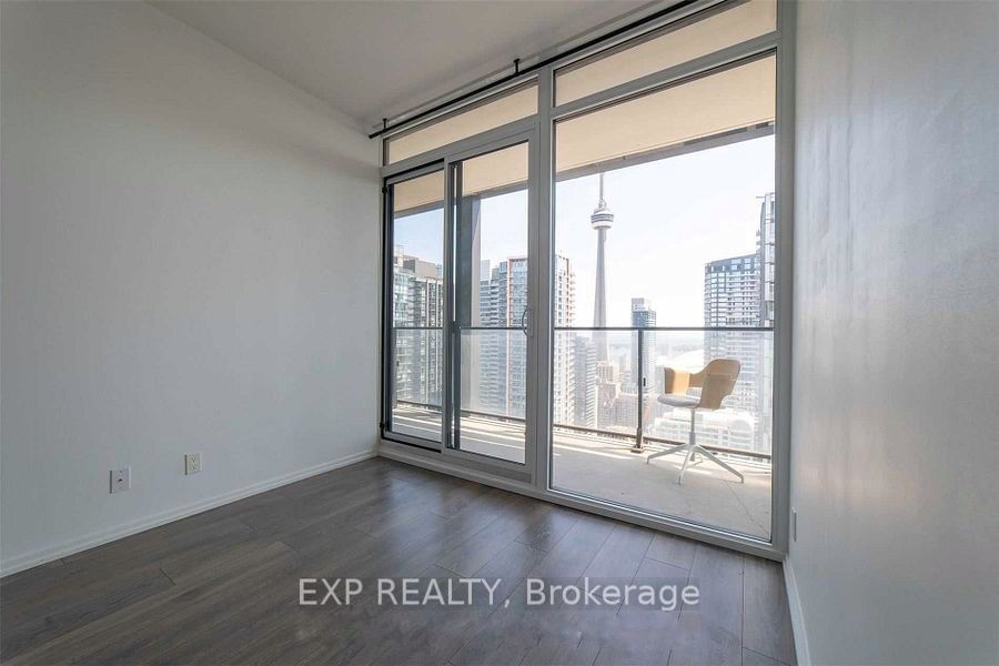 125 Peter St, unit 2709 for rent