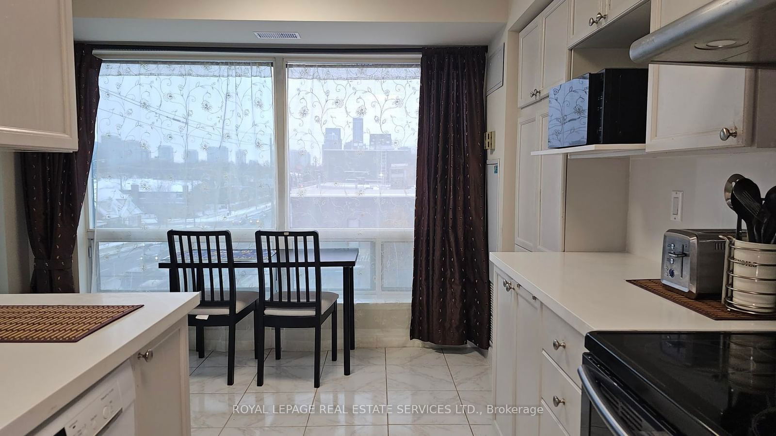 1 Hycrest Ave, unit 308 for rent