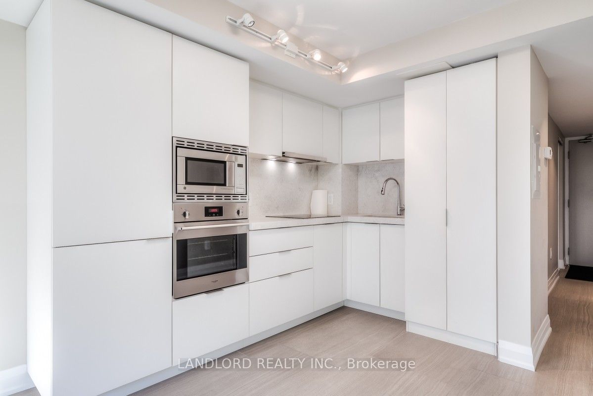 955 Bay St, unit 1914 for rent