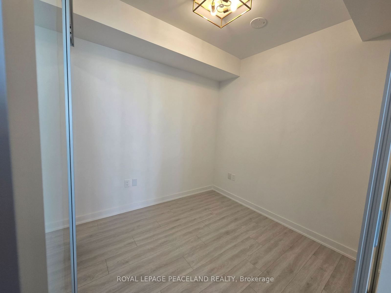 238 Simcoe St, unit 2809 for rent