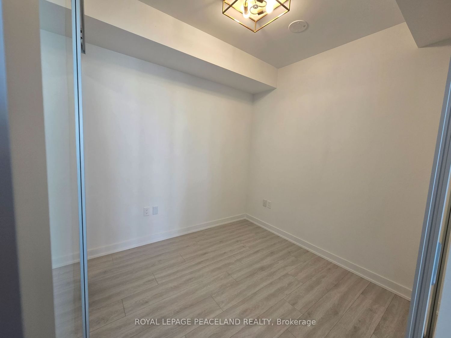 238 Simcoe St, unit 2809 for rent