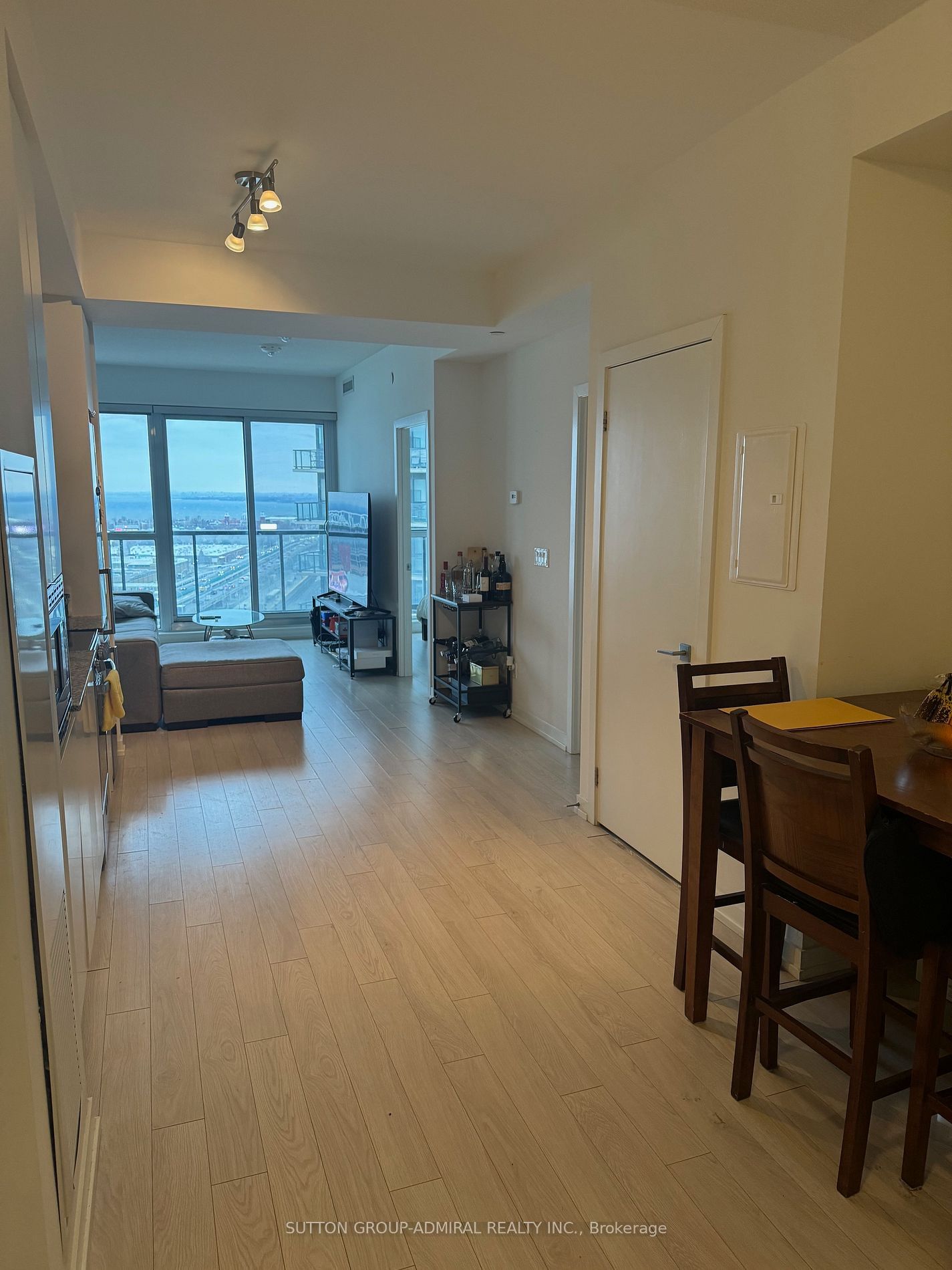 49 East Liberty St, unit 1704 for rent