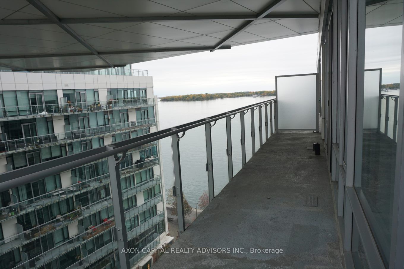 29 Queens Quay E, unit 1114 for rent