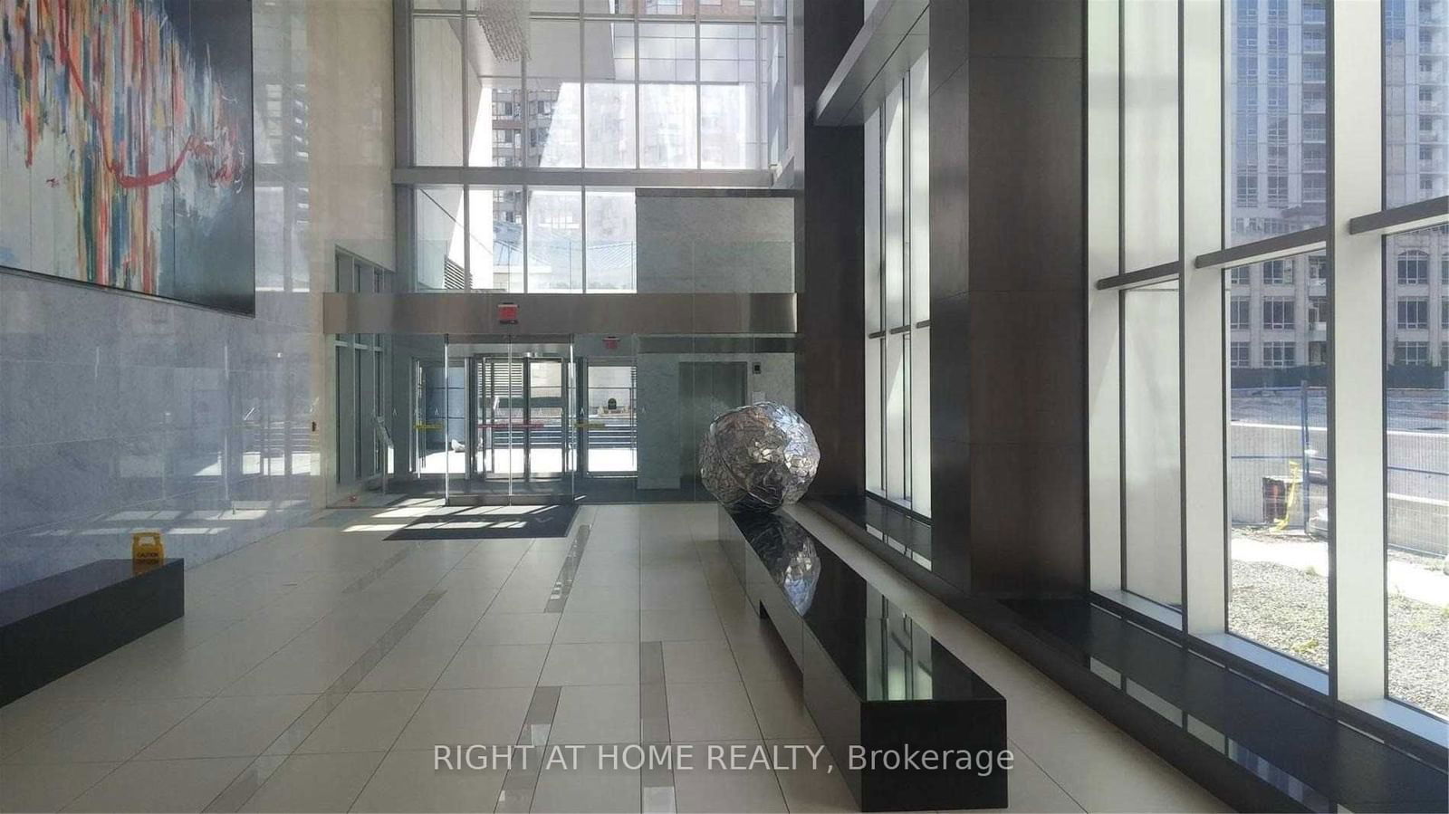 388 Yonge St, unit 7405 for sale