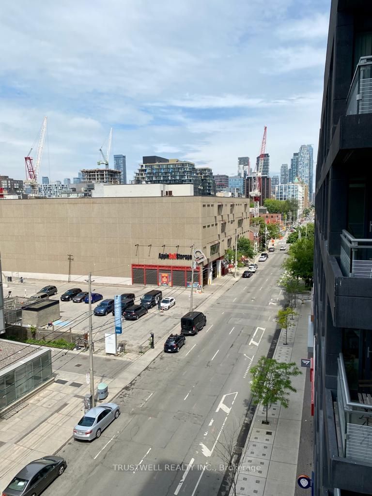 111 Bathurst St, unit 514 for rent