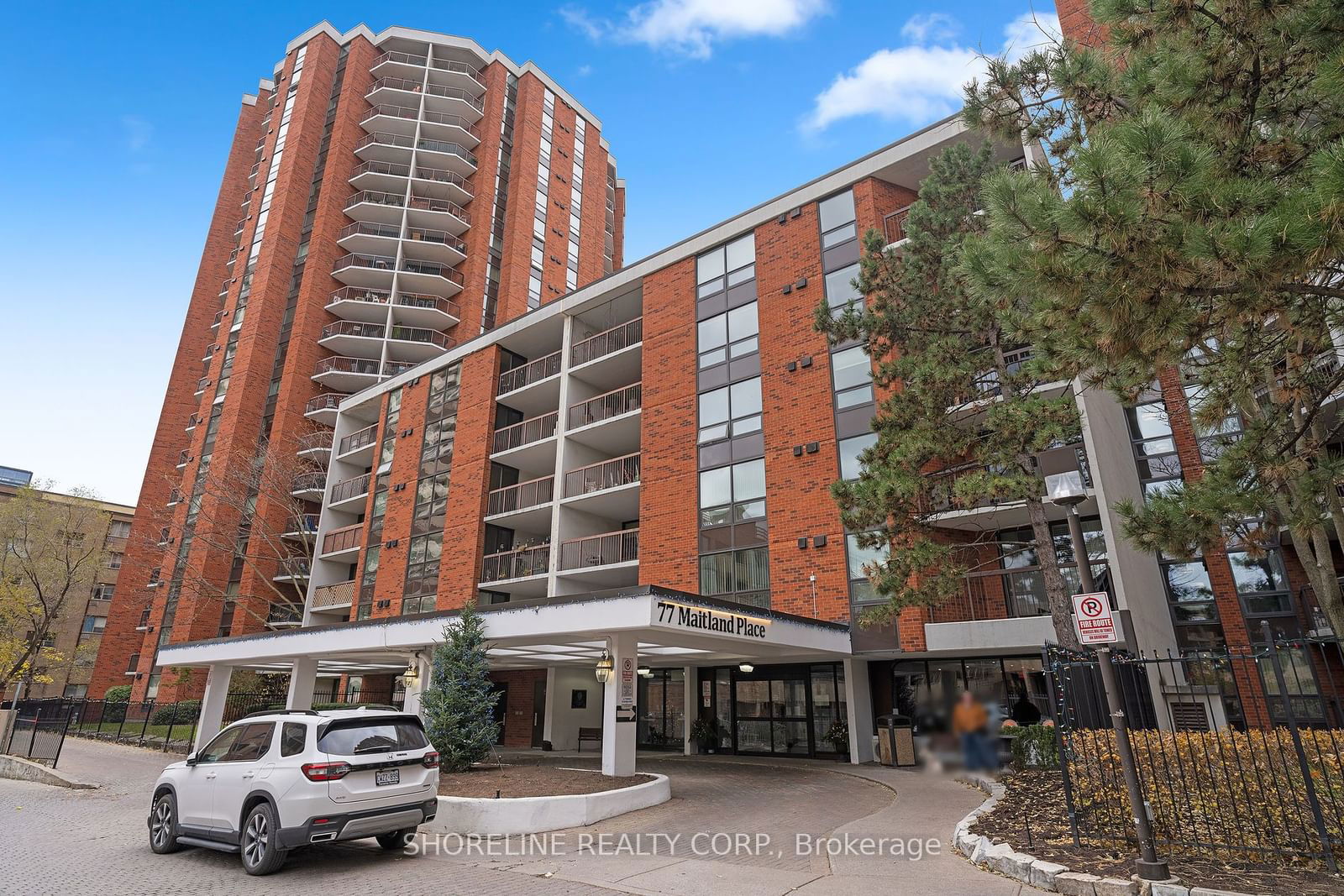 77 Maitland Pl, unit 525 for rent