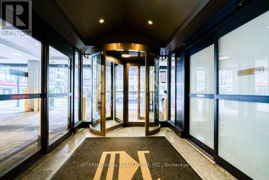 1 King St W, unit 617 for sale