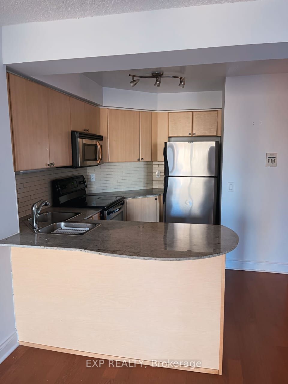 763 Bay St, unit 4101 for rent