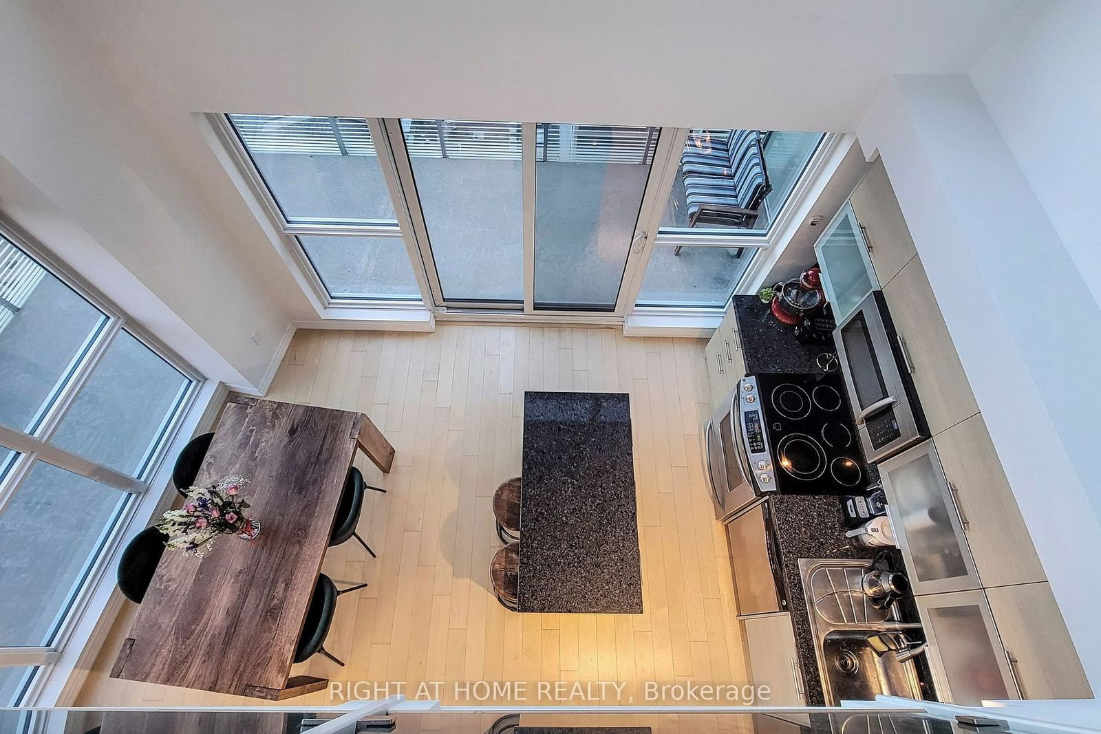 386 Yonge St, unit 1110 for rent