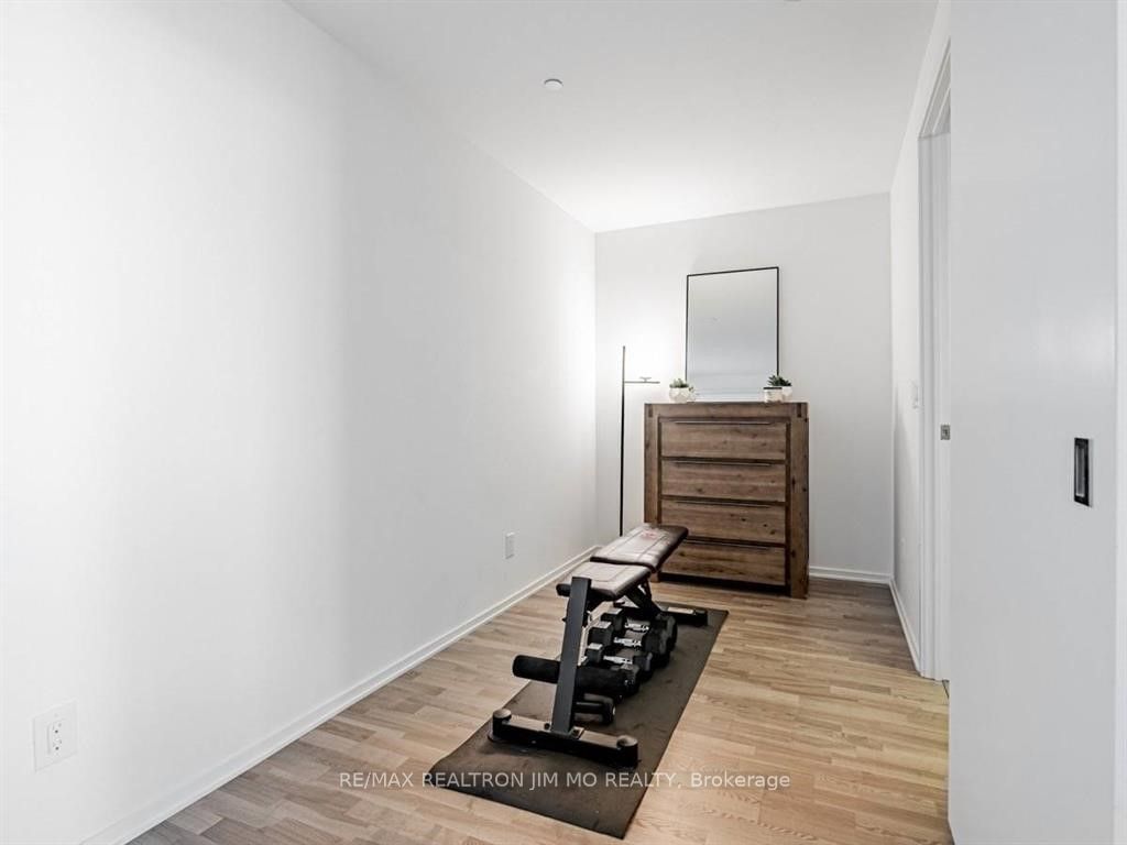 1 Bloor St E, unit 3409 for rent