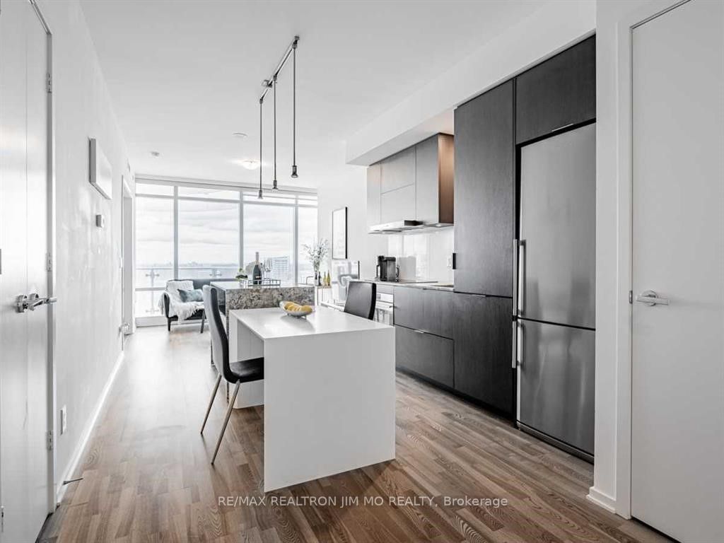 1 Bloor St E, unit 3409 for rent