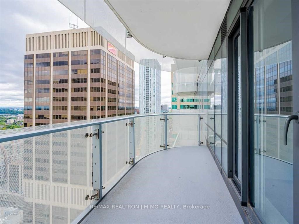 1 Bloor St E, unit 3409 for rent