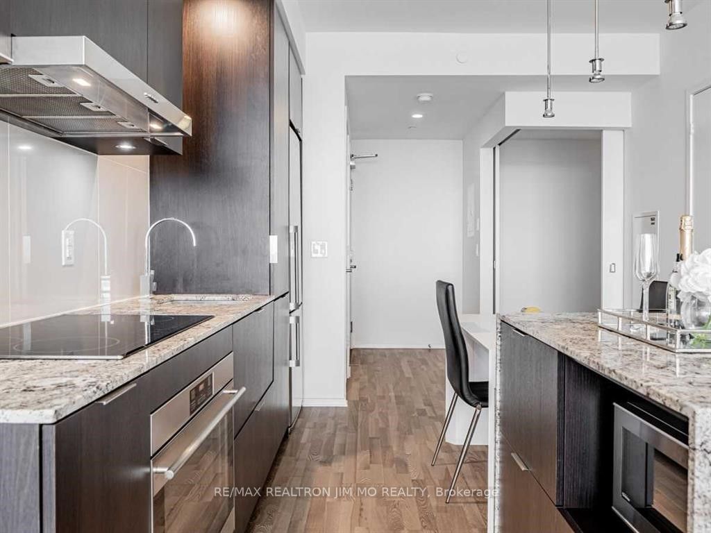 1 Bloor St E, unit 3409 for rent