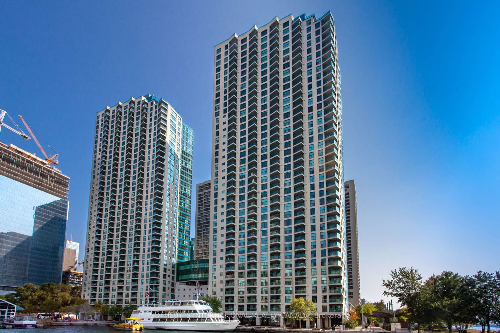 77 Harbour Sq, unit 2404 for rent