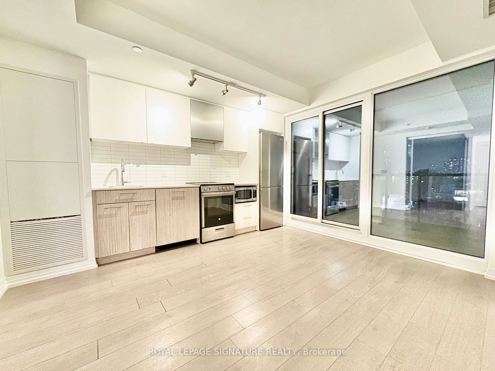 251 Jarvis St, unit 614 for rent