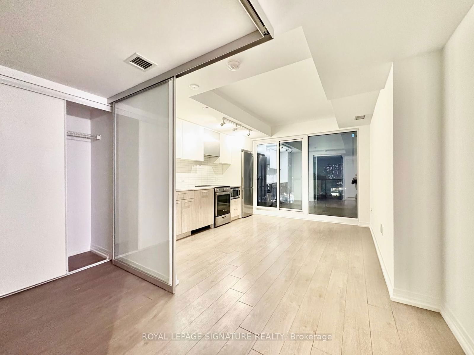 251 Jarvis St, unit 614 for rent