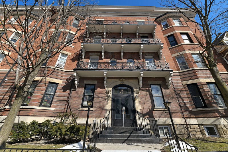 41 Spadina Rd, unit 5 for rent